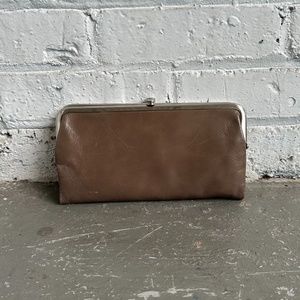 HOBO Lauren Clutch-Wallet in Polished Leather